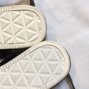 Teva Shoes - NWOB Teva Avaiina Sandal. Size 6. Teva Shoes - NWOB Teva Avaiina Sandal. Size 6.